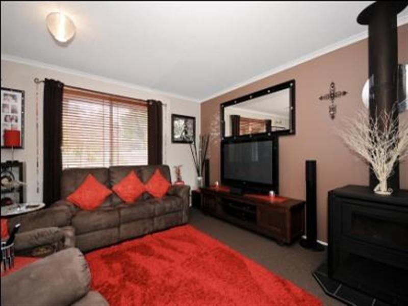 30 Latrobe Court, Croydon Hills VIC 3136