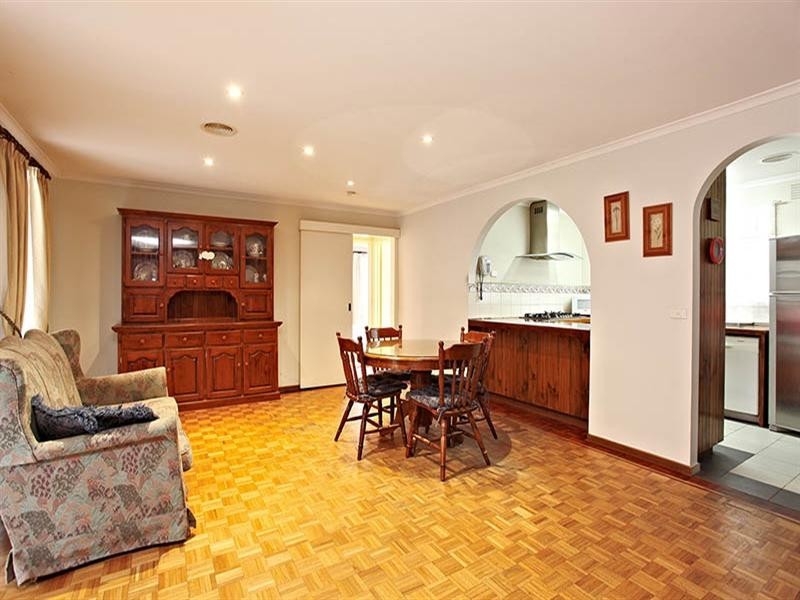 74 LAURISTON Drive, Coldstream VIC 3770