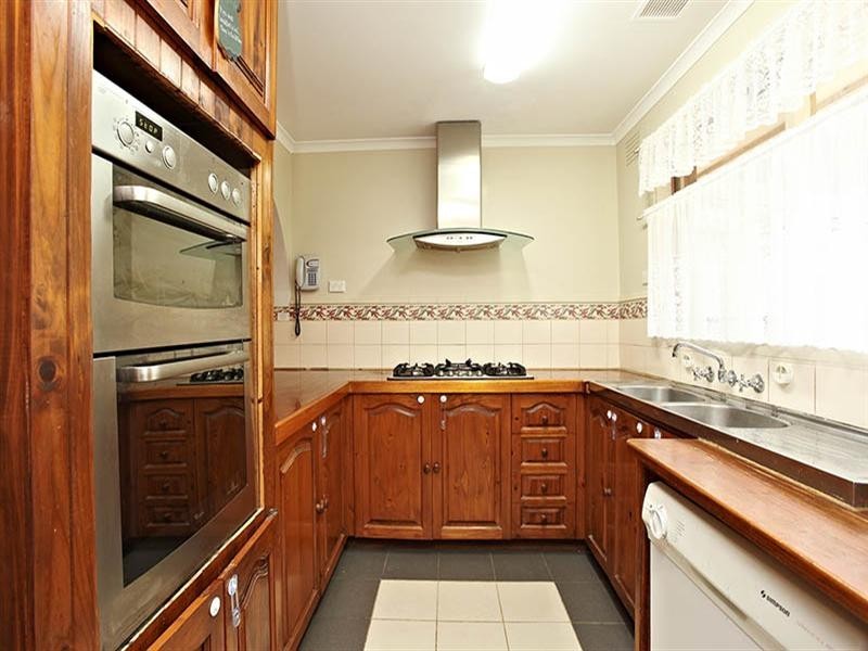 74 LAURISTON Drive, Coldstream VIC 3770