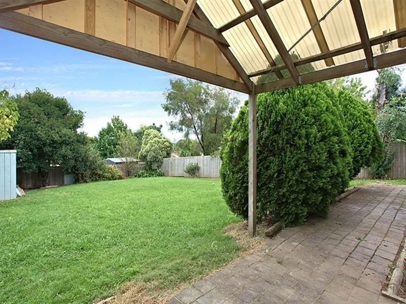 74 LAURISTON Drive, Coldstream VIC 3770