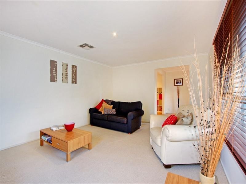 61 BONNIE VIEW Road, Croydon North VIC 3136