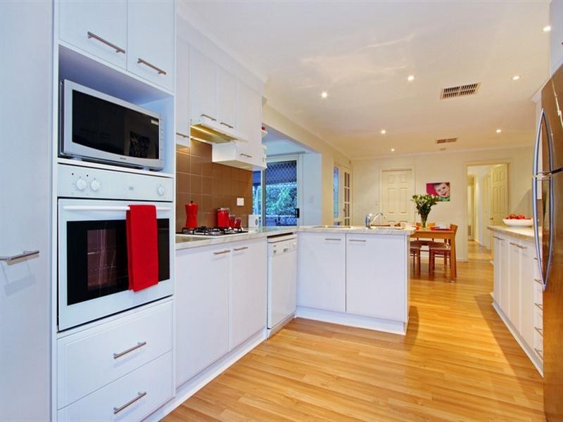 61 BONNIE VIEW Road, Croydon North VIC 3136