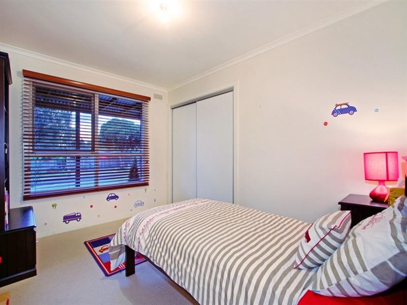 61 BONNIE VIEW Road, Croydon North VIC 3136