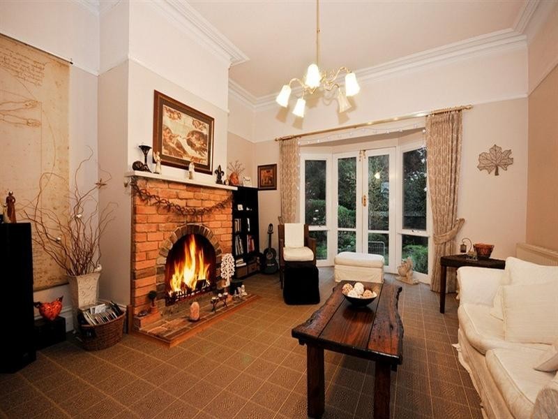 8 TRAWALLA Road, Croydon VIC 3136