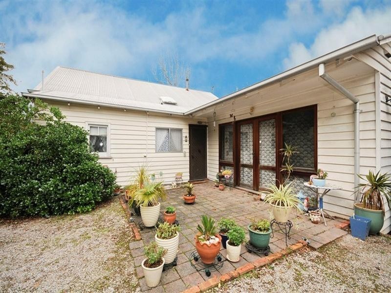1/6 BENNISON Street, Croydon VIC 3136