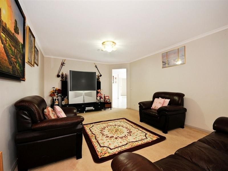 31 STRATHFIELD Parade, Croydon VIC 3136