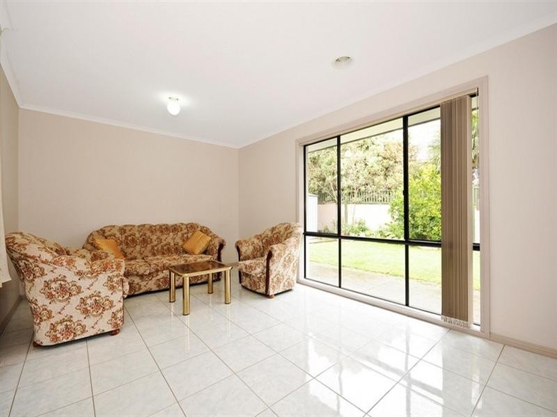 31 STRATHFIELD Parade, Croydon VIC 3136