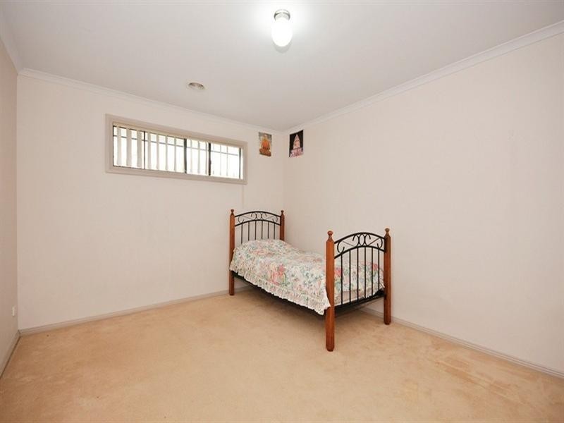 31 STRATHFIELD Parade, Croydon VIC 3136