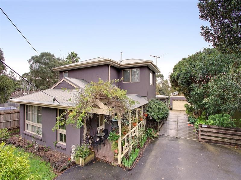 11 ALFRED Street, Wandin North VIC 3139