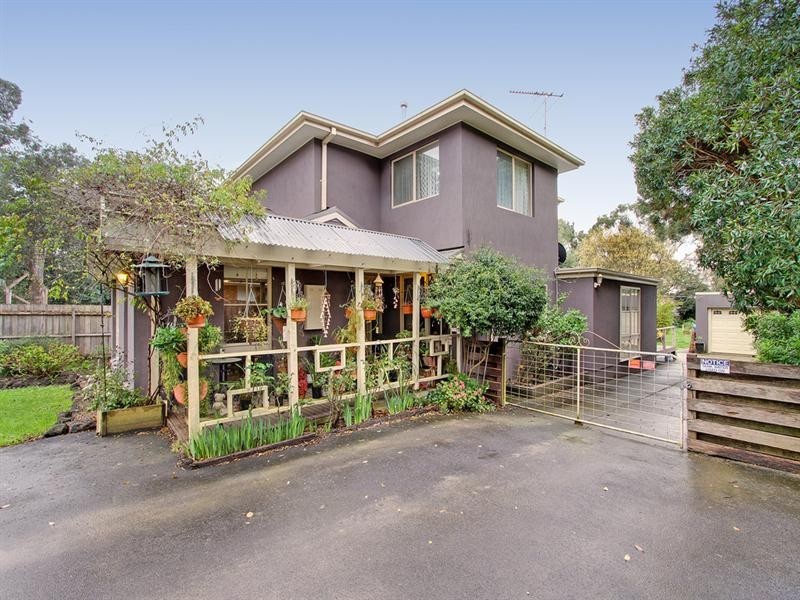 11 ALFRED Street, Wandin North VIC 3139