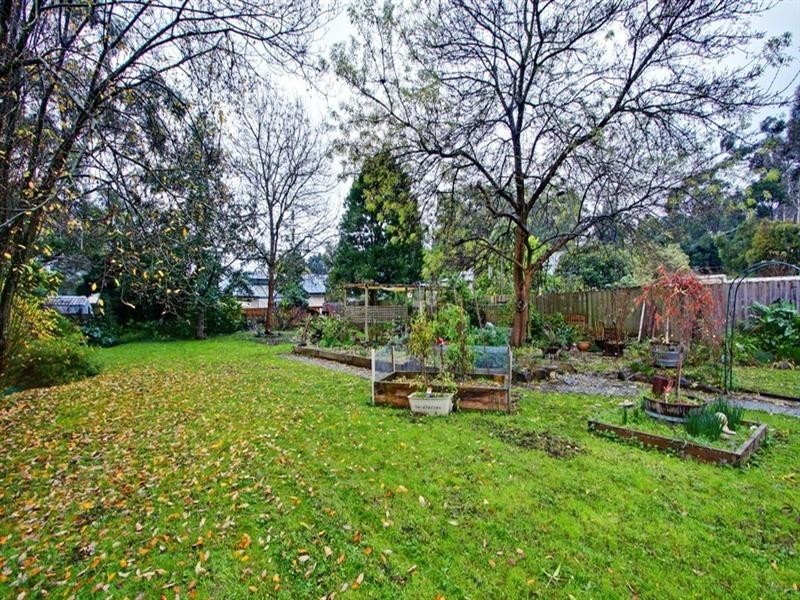 11 ALFRED Street, Wandin North VIC 3139