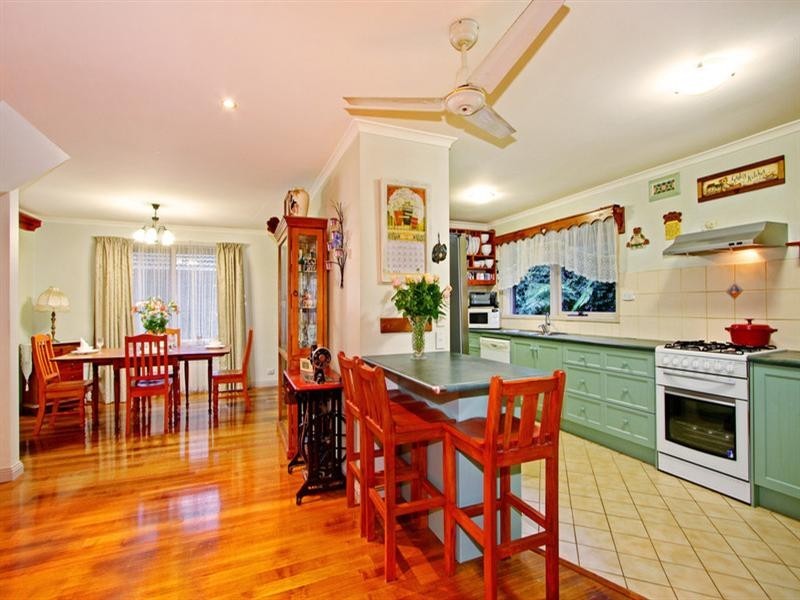 11 ALFRED Street, Wandin North VIC 3139