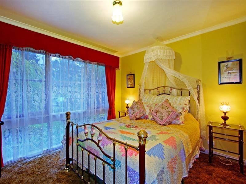 11 ALFRED Street, Wandin North VIC 3139