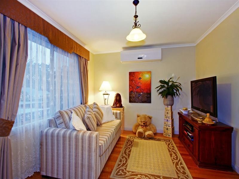 11 ALFRED Street, Wandin North VIC 3139