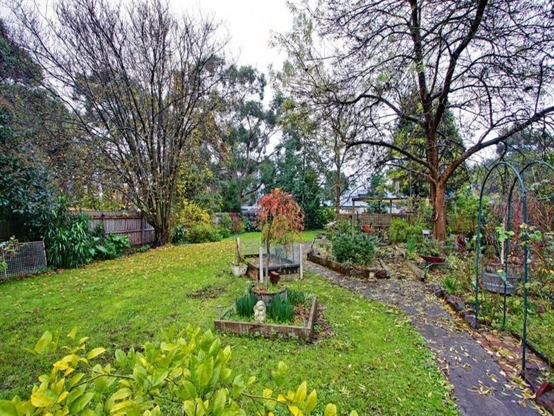 11 ALFRED Street, Wandin North VIC 3139