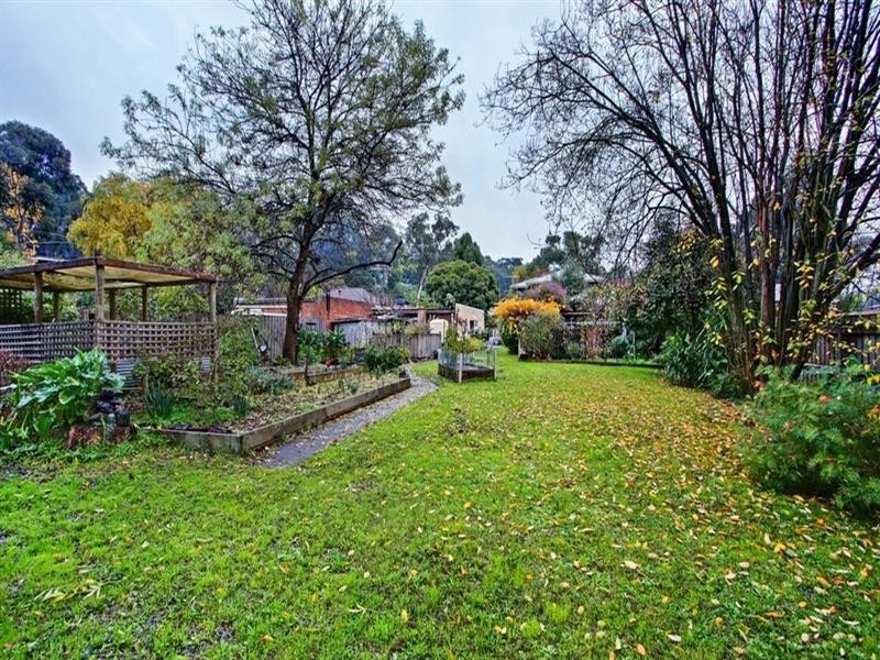 11 ALFRED Street, Wandin North VIC 3139