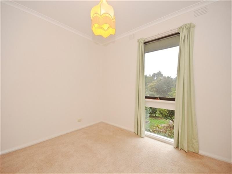 9 Brenda Court, Croydon VIC 3136