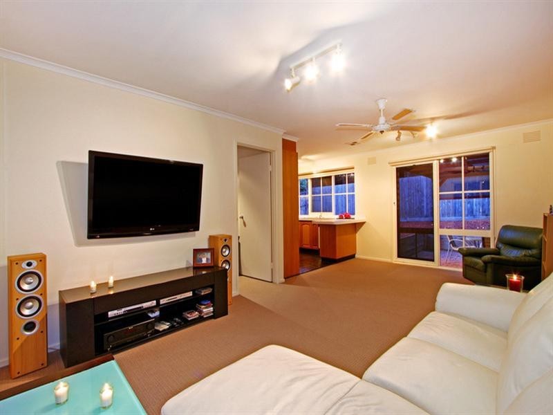 13 LEMONGROVE Crescent, Croydon Hills VIC 3136