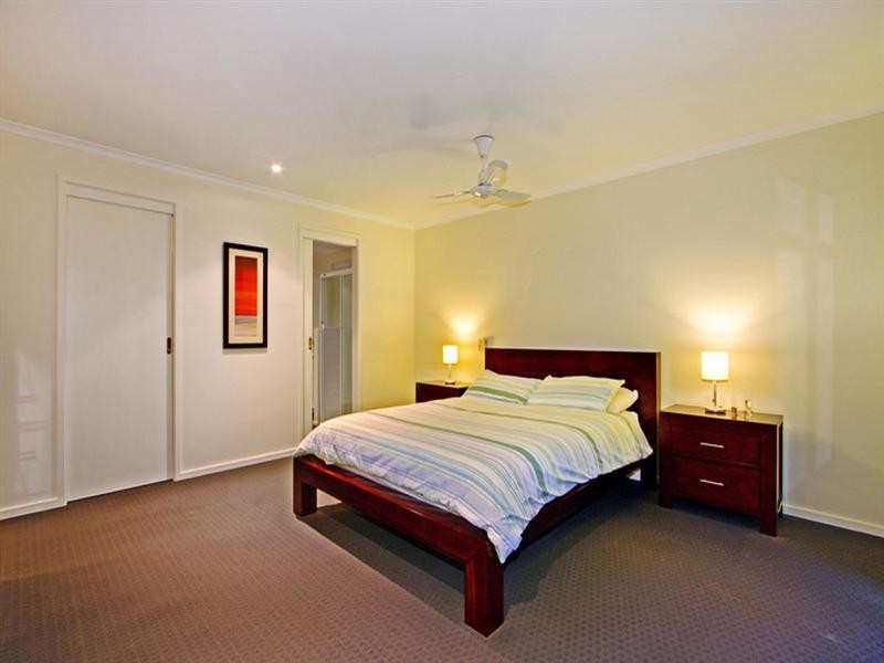 13 LEMONGROVE Crescent, Croydon Hills VIC 3136