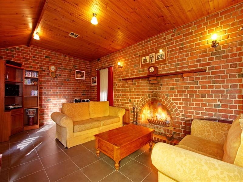 384 MAROONDAH Highway, Croydon VIC 3136