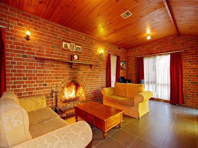 384 MAROONDAH Highway, Croydon VIC 3136