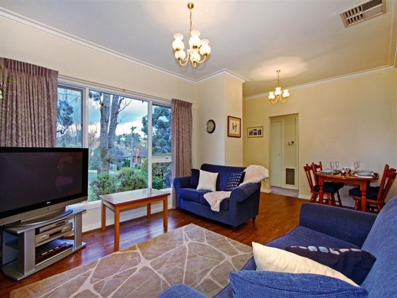 3 ZEALANDIA Road, Croydon North VIC 3136