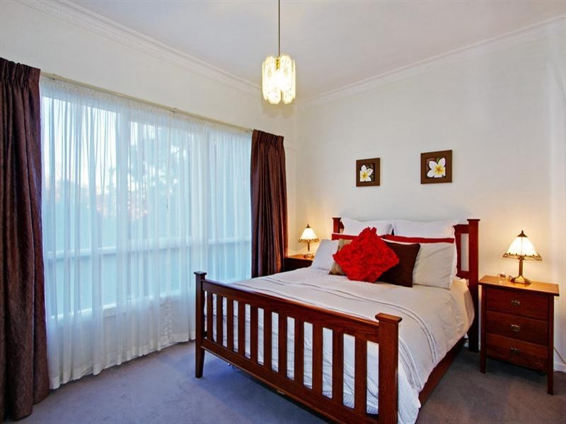 3 ZEALANDIA Road, Croydon North VIC 3136