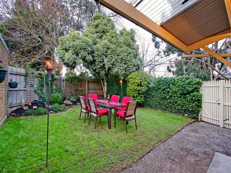 3 ZEALANDIA Road, Croydon North VIC 3136