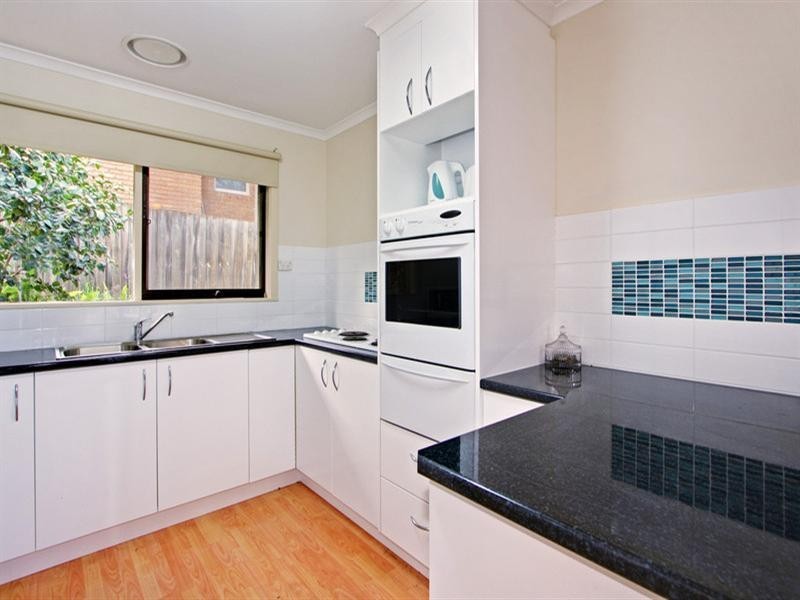 11 SAVANNA Drive, Mooroolbark VIC 3138