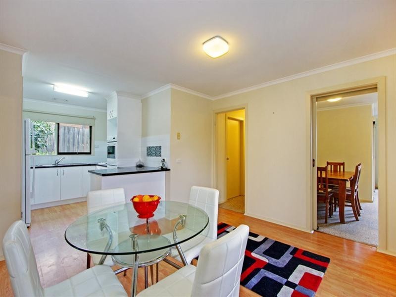 11 SAVANNA Drive, Mooroolbark VIC 3138