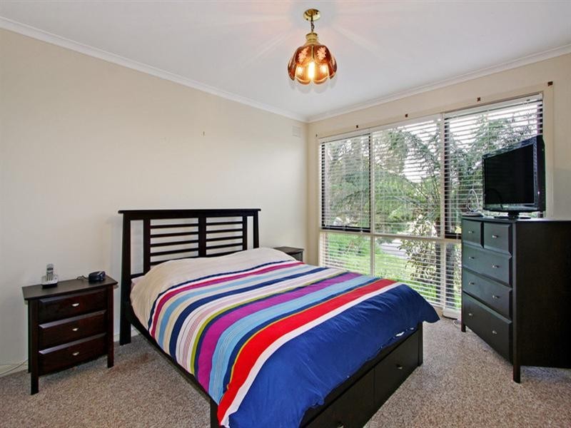 11 SAVANNA Drive, Mooroolbark VIC 3138