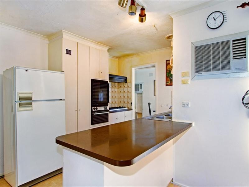 8 OAKTREE Road, Croydon North VIC 3136