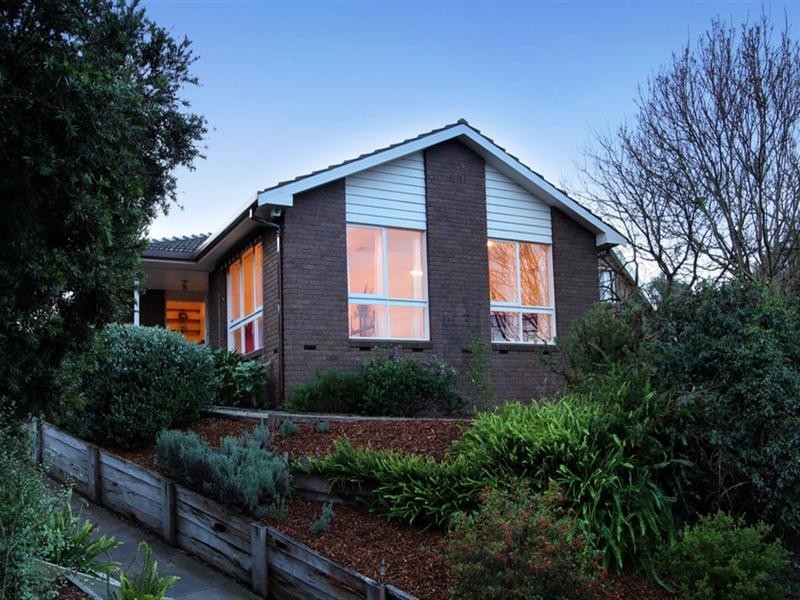 18 ASHBROOK Place, Mooroolbark VIC 3138