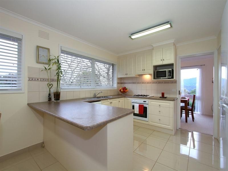 18 ASHBROOK Place, Mooroolbark VIC 3138