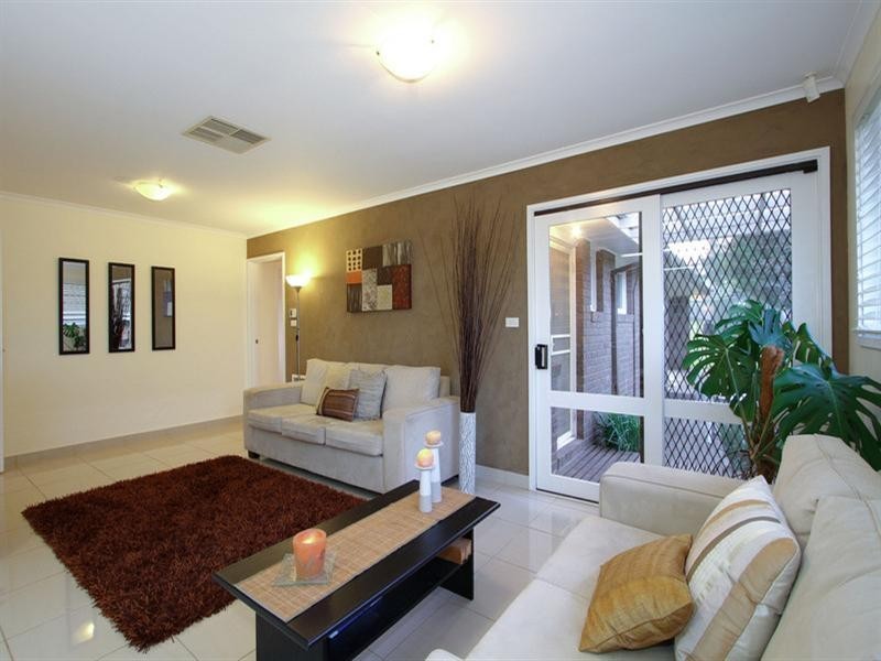 18 ASHBROOK Place, Mooroolbark VIC 3138