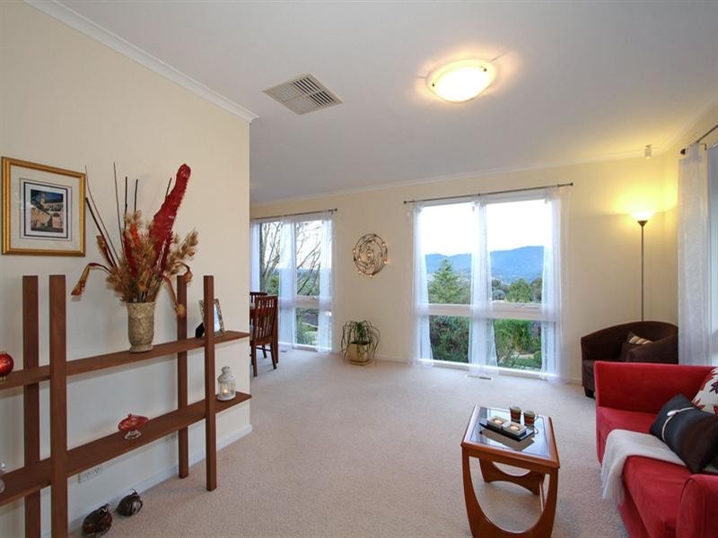 18 ASHBROOK Place, Mooroolbark VIC 3138