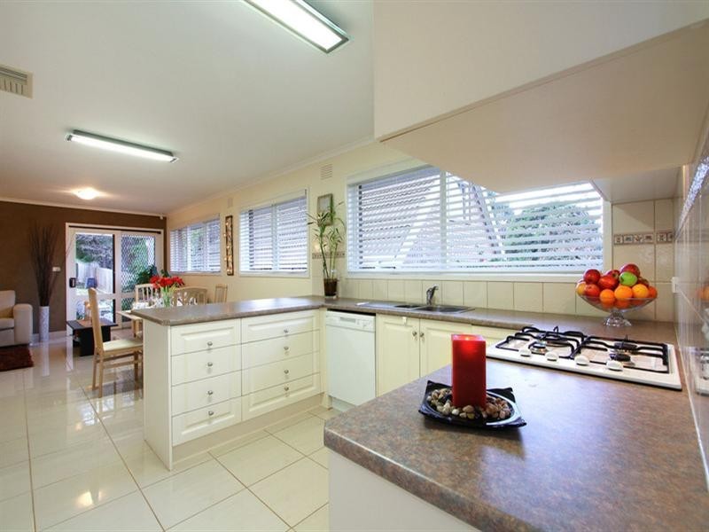 18 ASHBROOK Place, Mooroolbark VIC 3138