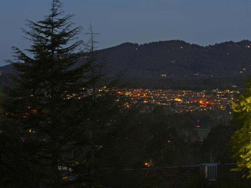 18 ASHBROOK Place, Mooroolbark VIC 3138