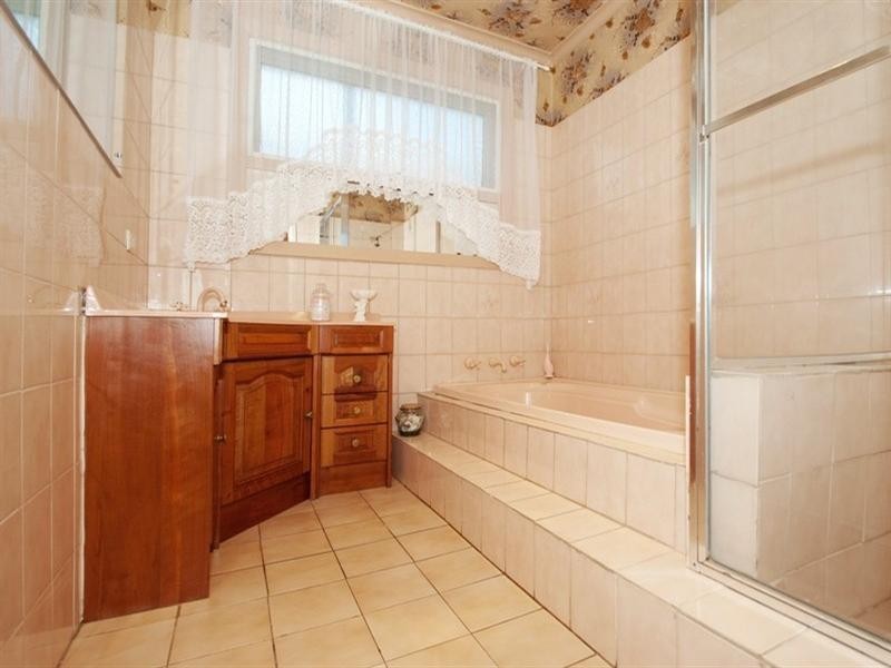 9 KINTA Court, Croydon North VIC 3136