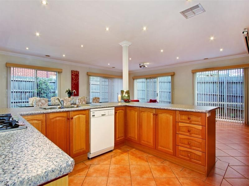 298 MAROONDAH Highway, Croydon VIC 3136