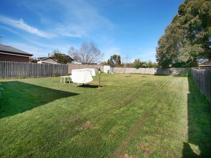 4 CAROLE Avenue, Chirnside Park VIC 3116