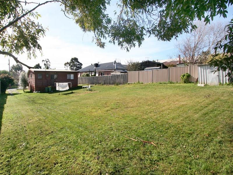 4 CAROLE Avenue, Chirnside Park VIC 3116