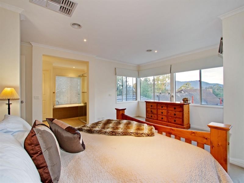 4 FROME Street, Croydon VIC 3136