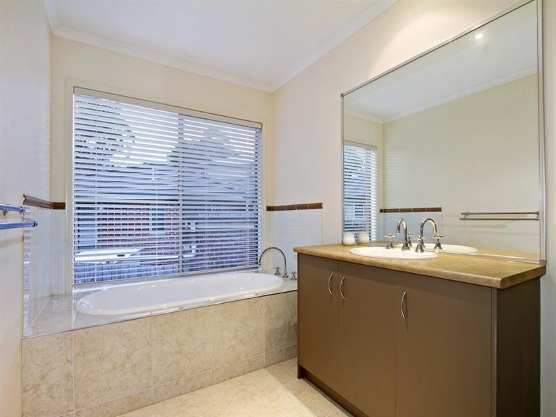 4 FROME Street, Croydon VIC 3136