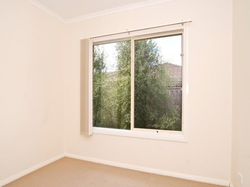 6/37 HOLLOWAY Road, Croydon North VIC 3136