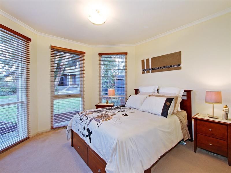 23 LATROBE Court, Croydon Hills VIC 3136
