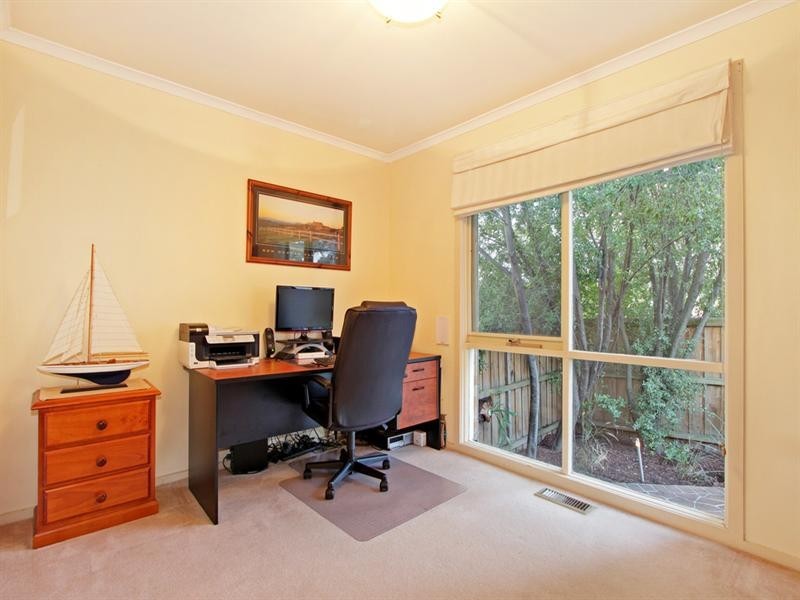 23 LATROBE Court, Croydon Hills VIC 3136