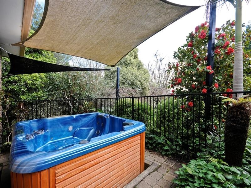 5 ROSS PINCOTT Drive, Mooroolbark VIC 3138