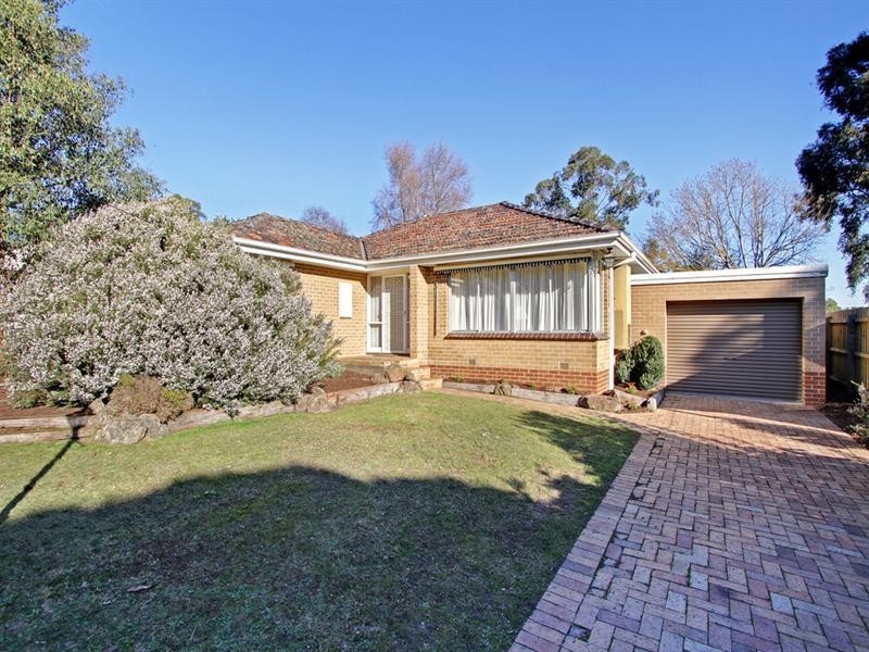 12 Wallara Crescent, Croydon VIC 3136
