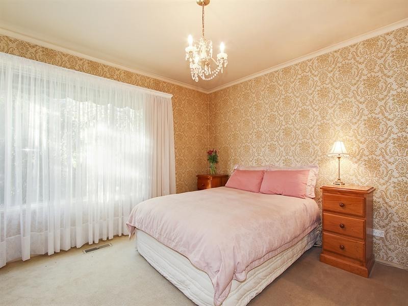 12 Wallara Crescent, Croydon VIC 3136